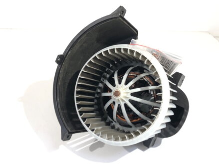 Ventilátor kúrenia Audi Q7 (4LB) 2006 - 2016 4L1820021B