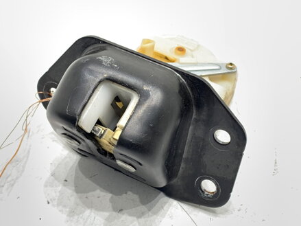 Zámok veka batožinového priestoru zadný Nissan Note (E11, NE11) 2005 - 2013