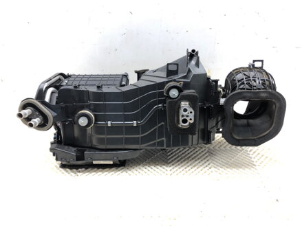 Radiátor kúrenia Audi Q7 (4LB) 2006 - 2016 7H1819422