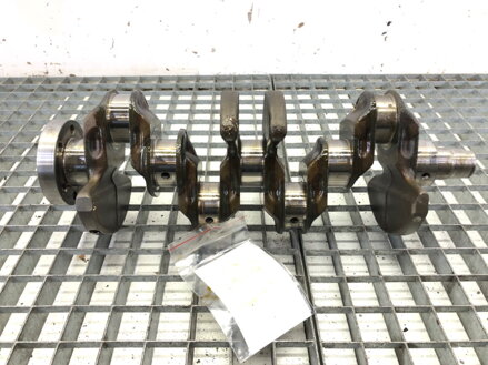 Hriadeľ kľukový VW Golf Viii (CD1) 2019 - 2022 DPC