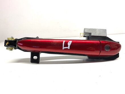 Kľučka vonkajšia ľavá predná Mazda 2 (DL, DJ) 2014 - 2022