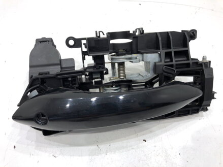 Kľučka vonkajšia ľavá predná BMW 5 Touring (F11) 2009 - 2017