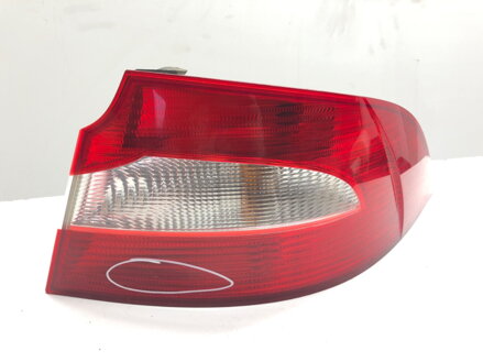Svetlo pravé zadné Skoda Superb II (3T4) 2008 - 2015