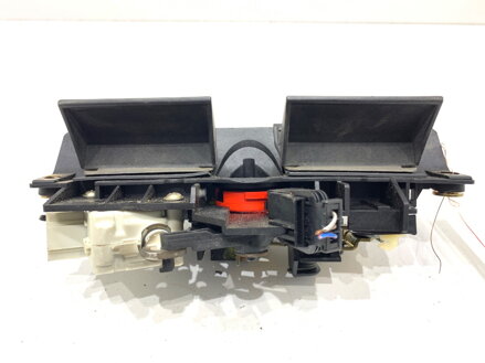 Kľučka veka batožinového priestoru zadná Audi A6 C5 (4B2) 1997 - 2005 8D9827565H