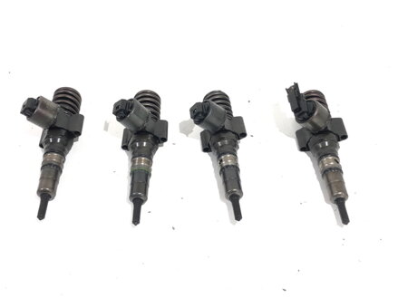 Vstrekovače sada Audi A3 (8P1) 2003 - 2013 03G130073B
