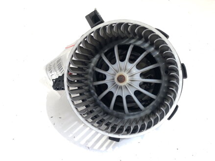 Ventilátor kúrenia Audi A4 B8 (8K2) 2007 - 2015 U0852003