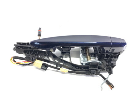 Kľučka vonkajšia ľavá predná BMW 2 Active Tourer (F45) 2013 - 2022