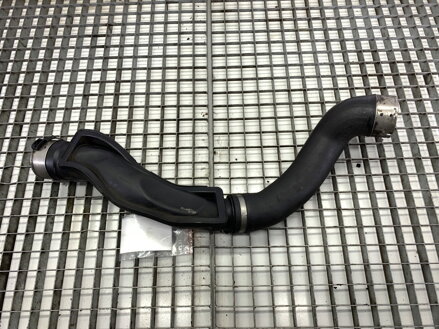 Potrubie turba BMW 7 (F01, F02, F03, F04) 2008 - 2015 7809834