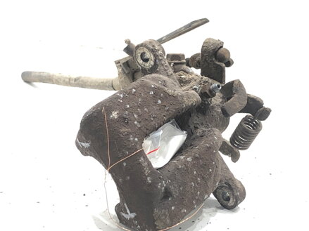 Brzdový strmeň ľavý zadný Toyota Auris Kombi (_E18_) 2013 - 2018