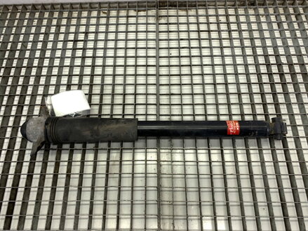 Tlmič pravý zadný VW Passat B8 Variant (3G5, CB5) 2014 - 2022