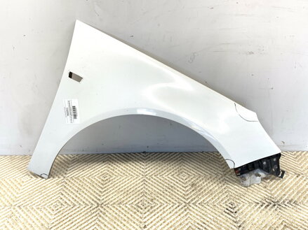 Blatník pravý predný Opel Insignia A Sports Tourer (G09) 2008 - 2017