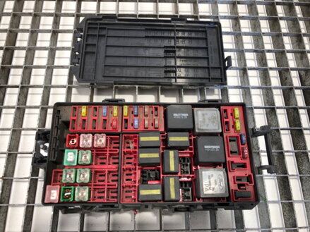 Poistková skrinka Ford Transit Autobus (FD_ _, FB_ _, FS_ _, FZ_ _, FC_ _) 2000 - 2006