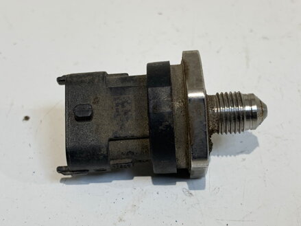 Snímač tlaku paliva Mazda CX-5 (KE, GH) 2011 - 2017 0261545074