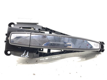 Kľučka vonkajšia pravá predná Opel Zafira Tourer C (P12) 2011 - 2022 13577495