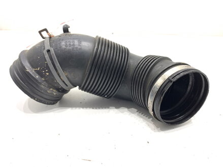 Vzduchové potrubie VW Passat B8 (3G2, CB2) 2014 - 2022 3Q0129656B