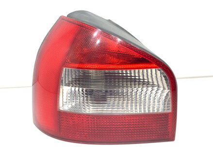 Svetlo ľavé zadné Audi A3 (8L1) 1996 - 2006 8L0945095B