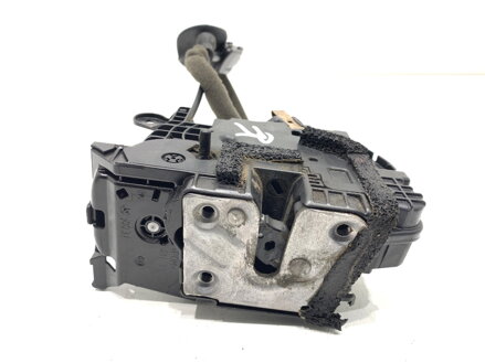 Zámok dverí pravý zadný Renault Clio IV (BH_) 2012 - 2022 825002104R