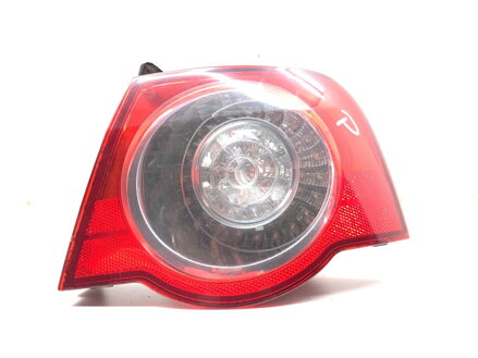 Svetlo pravé zadné VW Passat B6 (3C2) 2005 - 2010