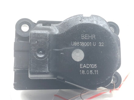 Motor radiátora kúrenia Opel Astra J (P10) 2009 - 2015 U9518001