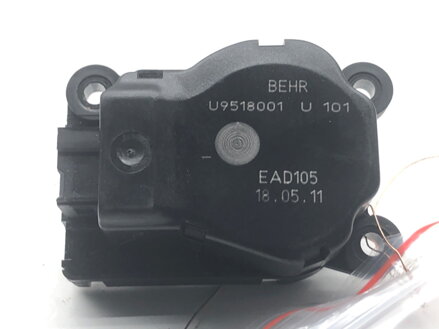 Motor radiátora kúrenia Opel Astra J (P10) 2009 - 2015 U9518001