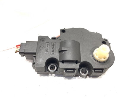 Motor radiátora kúrenia Mercedes-benz Class S (W221) 2005 - 2013 EFB330