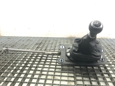 Riadiaca páka volič prevodovky Audi A5 (8T3) 2007 - 2017 8K0711025R