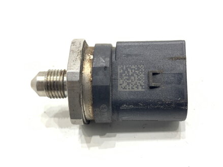 Snímač tlaku paliva Audi A5 (8T3) 2007 - 2017 06J906051F