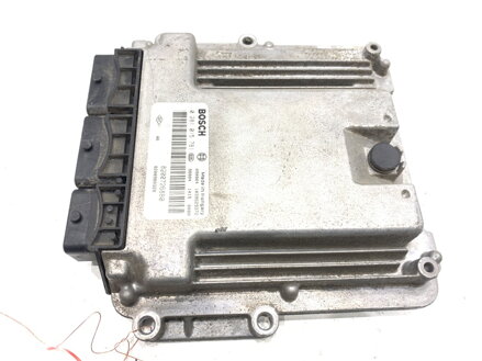 Riadiaca jednotka motora Renault Laguna III Grandtour (KT0/1) 2007 - 2015 8200726880 0281015781