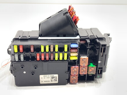 Poistková skrinka Opel Astra K (B16) 2015 - 2022 15533696