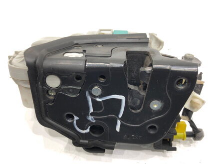 Zámok dverí ľavý predný Audi A5 (F53, F5P) 2016 - 2022 8X1837015C