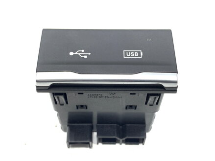 Zásuvka / uloženie USB Jeep Cherokee (KL) 2013 - 2022 68271567AB