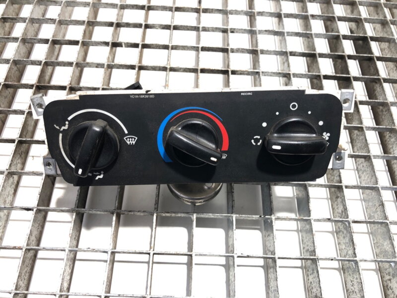 PANEL OVLÁDANIA VENTILÁCIE FORD TRANSIT AUTOBUS (FD_ _, FB_ _, FS_ _, FZ_ _, FC_ _) 2000 - 2006 YC1H-18K391BD PANEL OVLÁDANIA VENTILÁCIE FORD TRANSIT AUTOBUS (FD_ _, FB_ _, FS_ _, FZ_ _, FC_ _) 2000 - 2006 YC1H-18K391BD