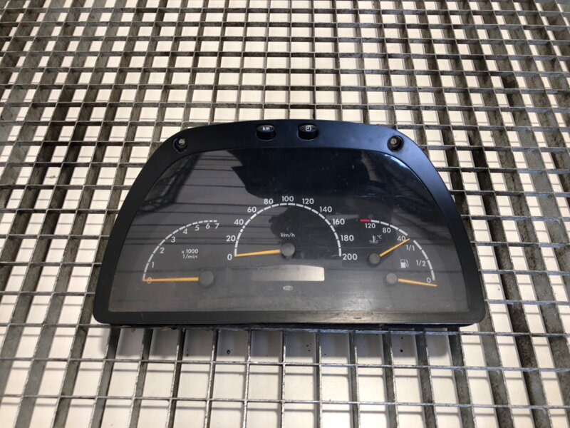 TACHOMETER BUDÍKY MERCEDES-BENZ VITO AUTOBUS (W638) 1996 - 2003 A0004467521 TACHOMETER BUDÍKY MERCEDES-BENZ VITO AUTOBUS (W638) 1996 - 2003 A0004467521