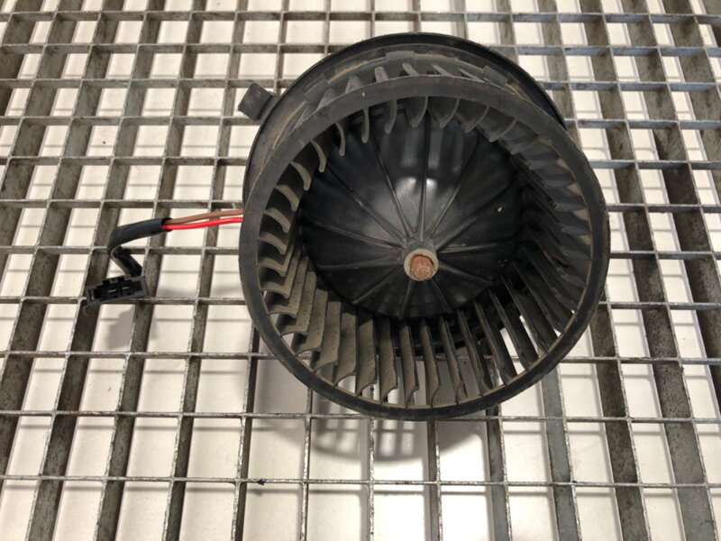 VENTILÁTOR KÚRENIA VW TRANSPORTER IV AUTOBUS (70B, 70C, 7DB, 7DK, 70J, 70K, 7DC, 7 1990 - 2004