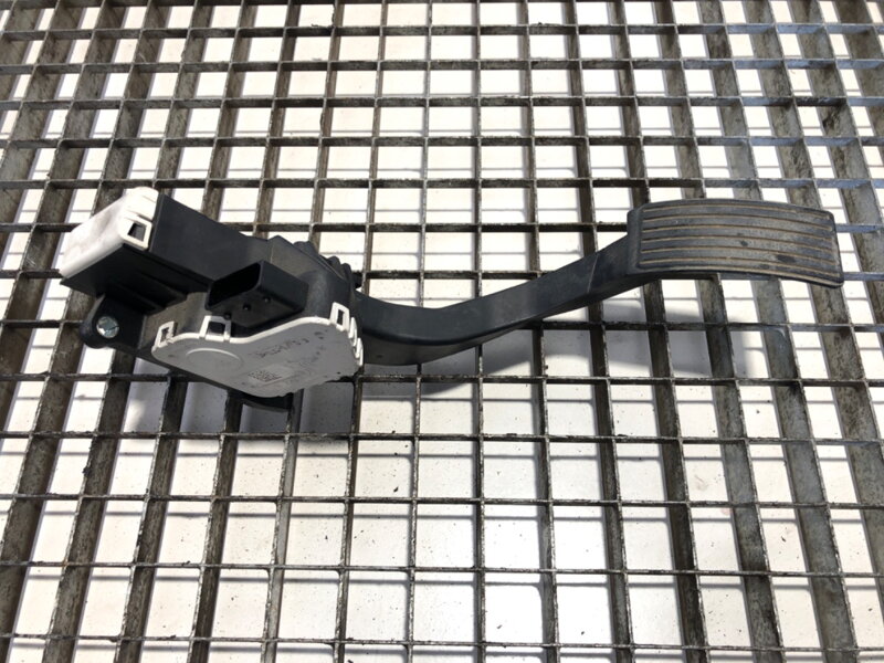 PLYNOVÝ PEDÁL CITROEN JUMPER 2006 - 2022 013841620800