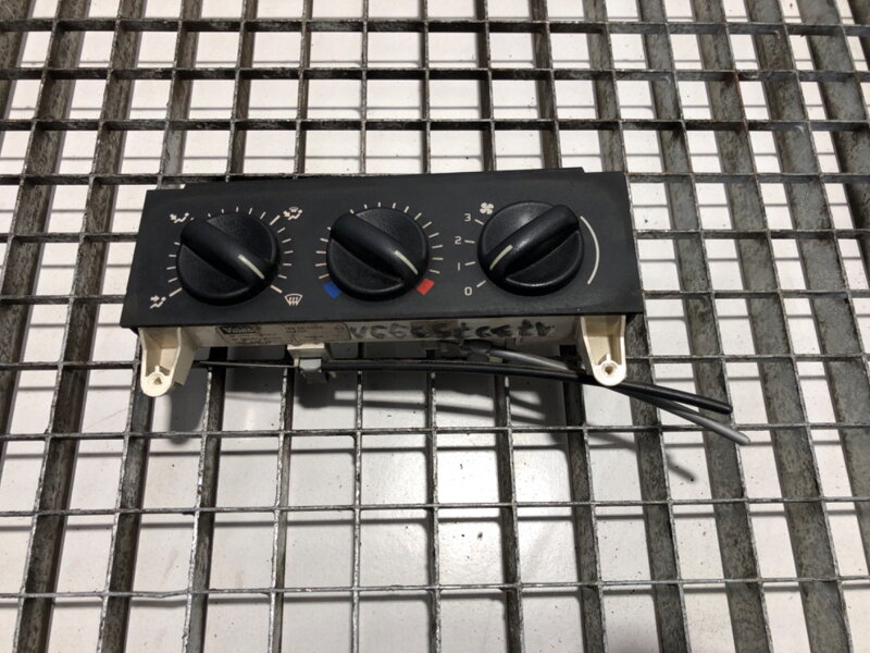 PANEL OVLÁDANIA VENTILÁCIE RENAULT MASTER II AUTOBUS (JD) 1998 - 2022 133761F PANEL OVLÁDANIA VENTILÁCIE RENAULT MASTER II AUTOBUS (JD) 1998 - 2022 133761F