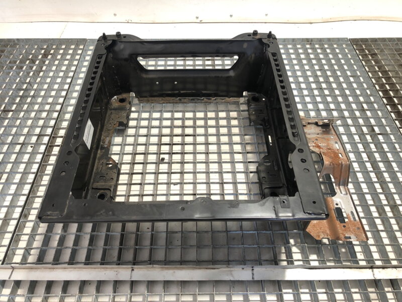 Základňa sedadla ľavého Ford Transit V363 Autobus (FAD, FBD) 2013 - 2022 PGK21-63227-AA