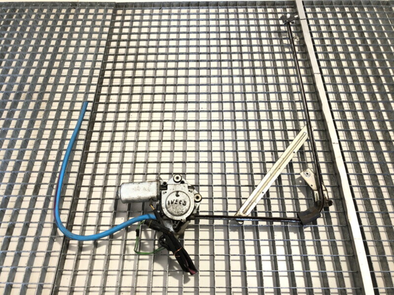 Sťahovačka okna ľavá predná Iveco Stralis I 2002 - 2022 99487781