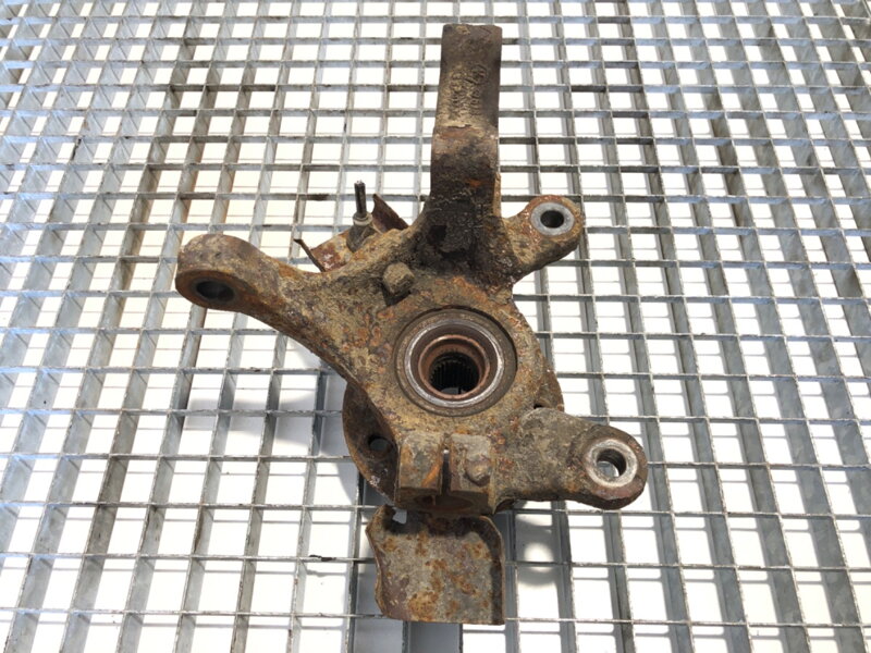 Otoč ľavá predná Mercedes-benz Vito Autobus (W638) 1996 - 2003