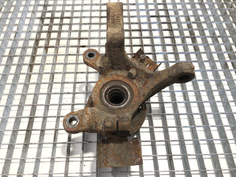 Otoč pravá predná Mercedes-benz Vito Autobus (W638) 1996 - 2003