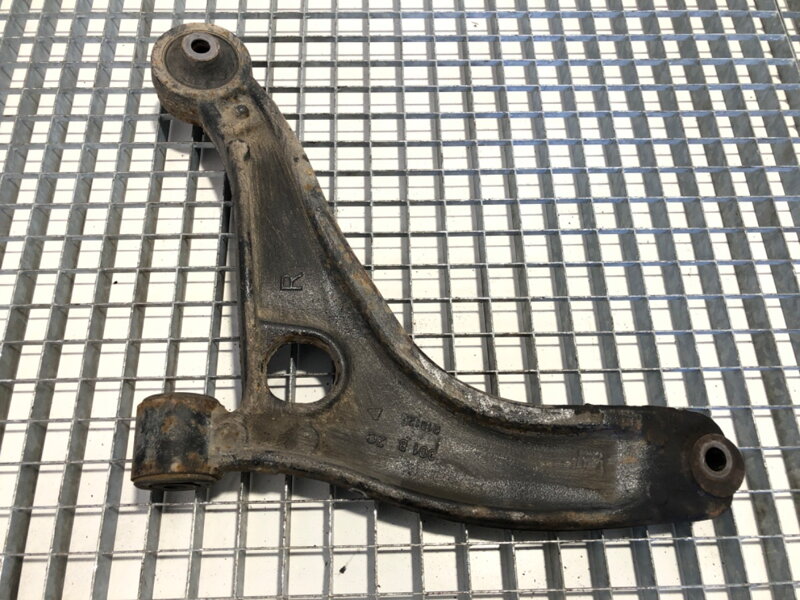 Rameno pravé predné Renault Master III (FV) 2010 - 2022