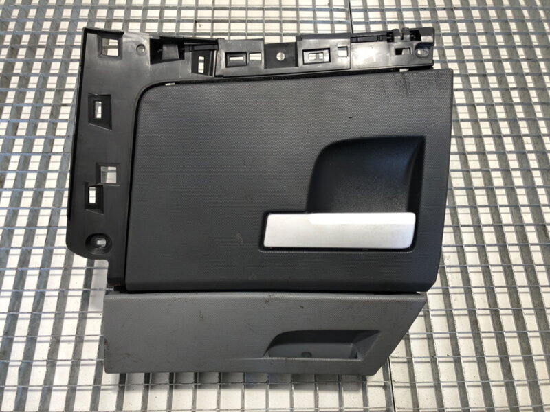 Schránka Renault Trucks T 2013 - 2022 82257297