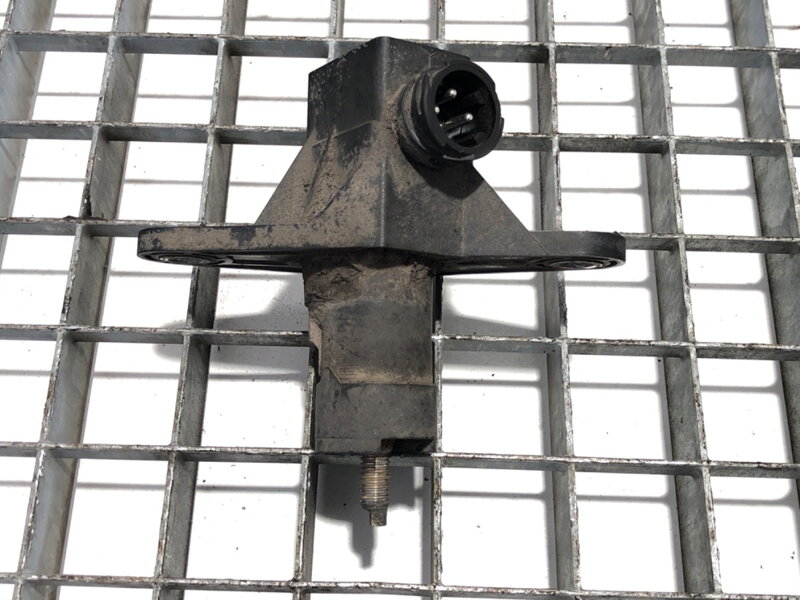 Snímač úrovne zavesenia Renault Trucks T 2013 - 2022 22194741