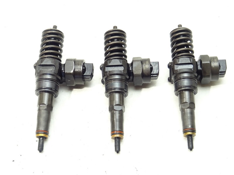 VSTREKOVAČE VW POLO (6N2) 1999 - 2001 038130073F VSTREKOVAČE VW POLO (6N2) 1999 - 2001 038130073F