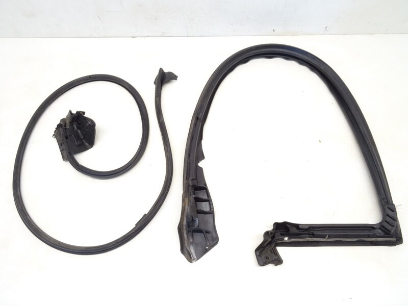 TESNENIE DVERÍ PRAVÉ LEXUS RC (_C1_) 2014 - 2022