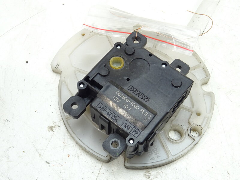 MOTORČEK RADIÁTORA KÚRENIA TOYOTA LAND CRUISER 200 (_J2_) 2007 - 2022 063800-1030 MOTORČEK RADIÁTORA KÚRENIA TOYOTA LAND CRUISER 200 (_J2_) 2007 - 2022 063800-1030
