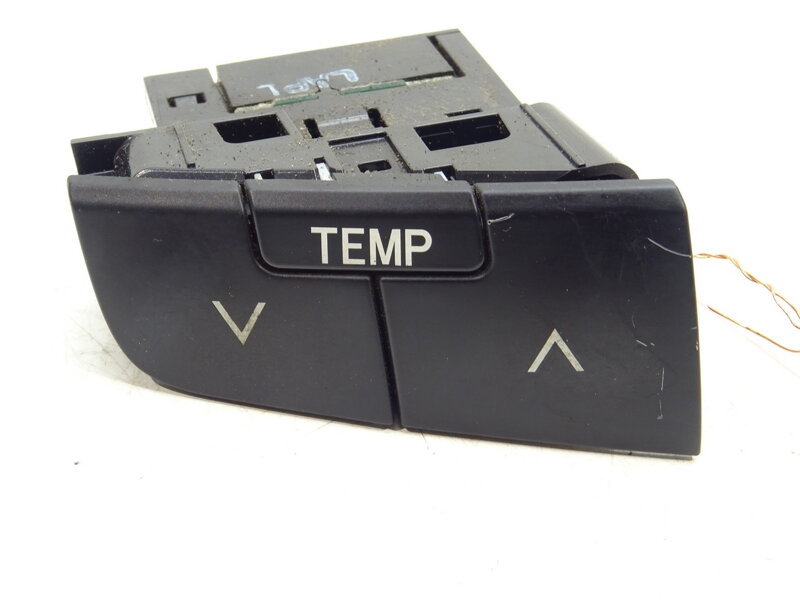 PREPÍNAČ MRIEŽKY VENTILÁCIE PRAVÁ TOYOTA LAND CRUISER 200 (_J2_) 2007 - 2022