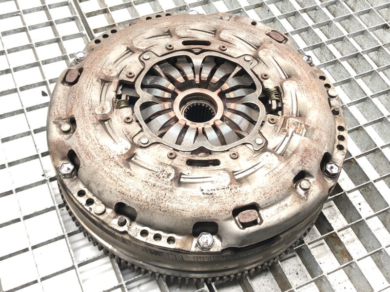 KOMPLETNÁ SPOJKA TOYOTA AURIS KOMBI (_E18_) 2013 - 2018 31250-05210 13450-0X020
