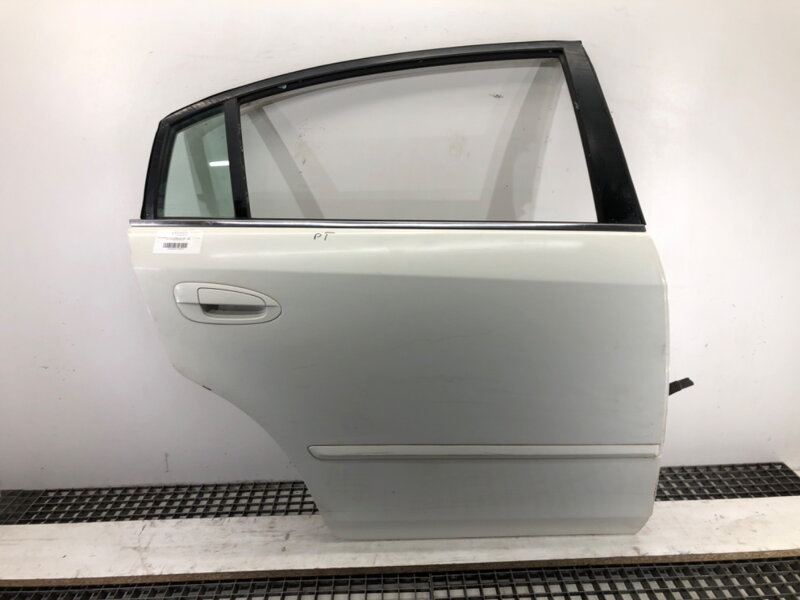 DVERE ZADNÉ PRAVÉ NISSAN ALTIMA (L31) 2001 - 2007