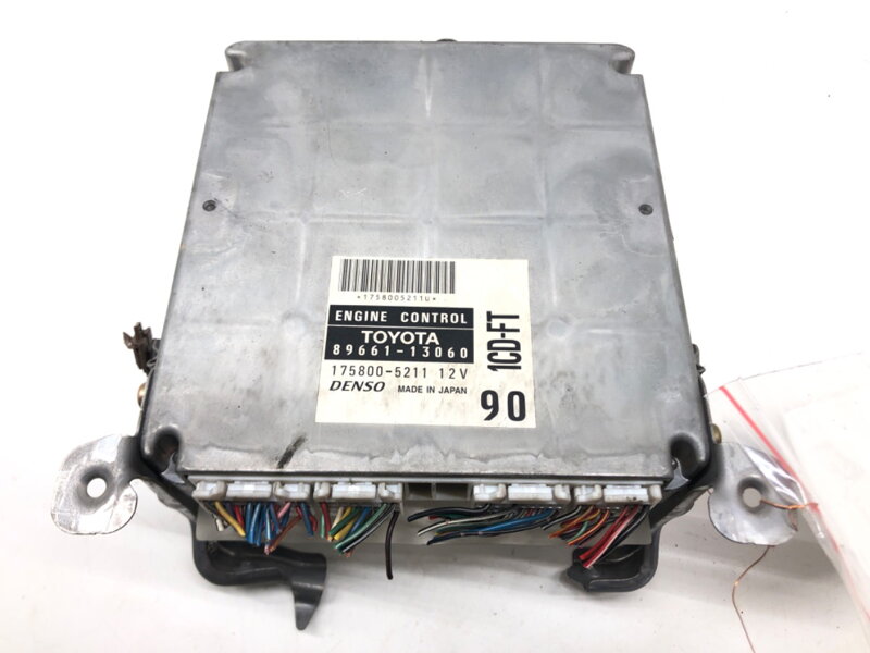 RIADIACA JEDNOTKA MOTORA TOYOTA COROLLA VERSO (_E12_) 2001 - 2007 89661-13060 RIADIACA JEDNOTKA MOTORA TOYOTA COROLLA VERSO (_E12_) 2001 - 2007 89661-13060